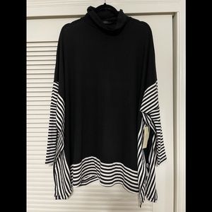 Doe&Rae black and white poncho, NWT, one size-plus
